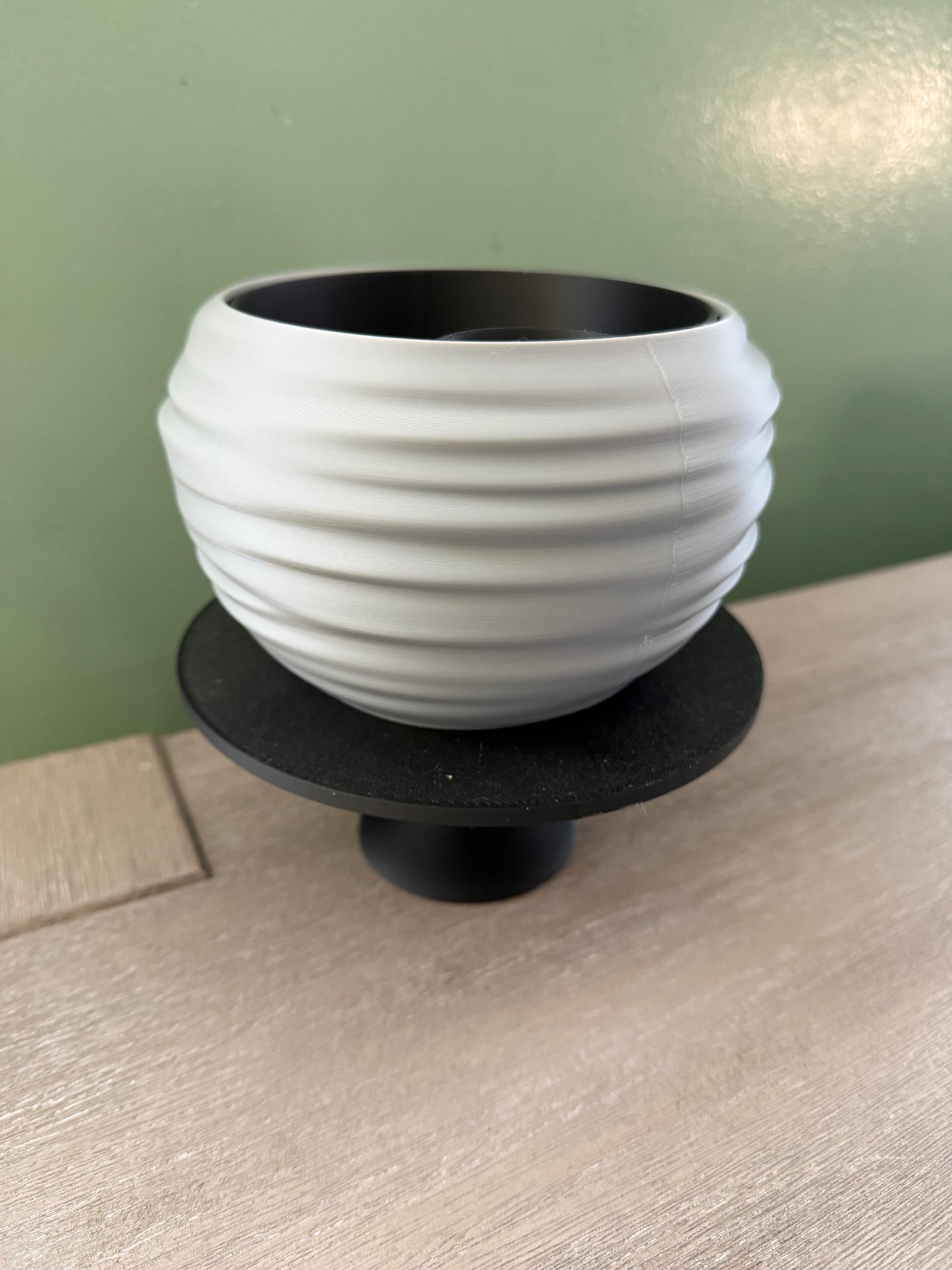 Wavy Self-Watering Pot